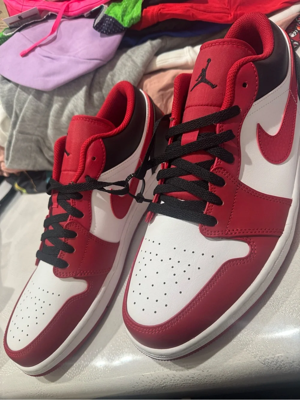 Jordan authentic low